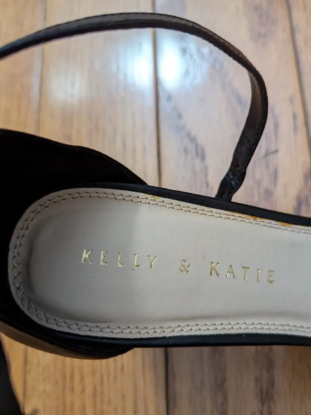 Kelly & Katie Hailee Sandal Black Size 9